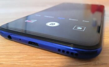Нижняя грань Huawei P Smart 2019
