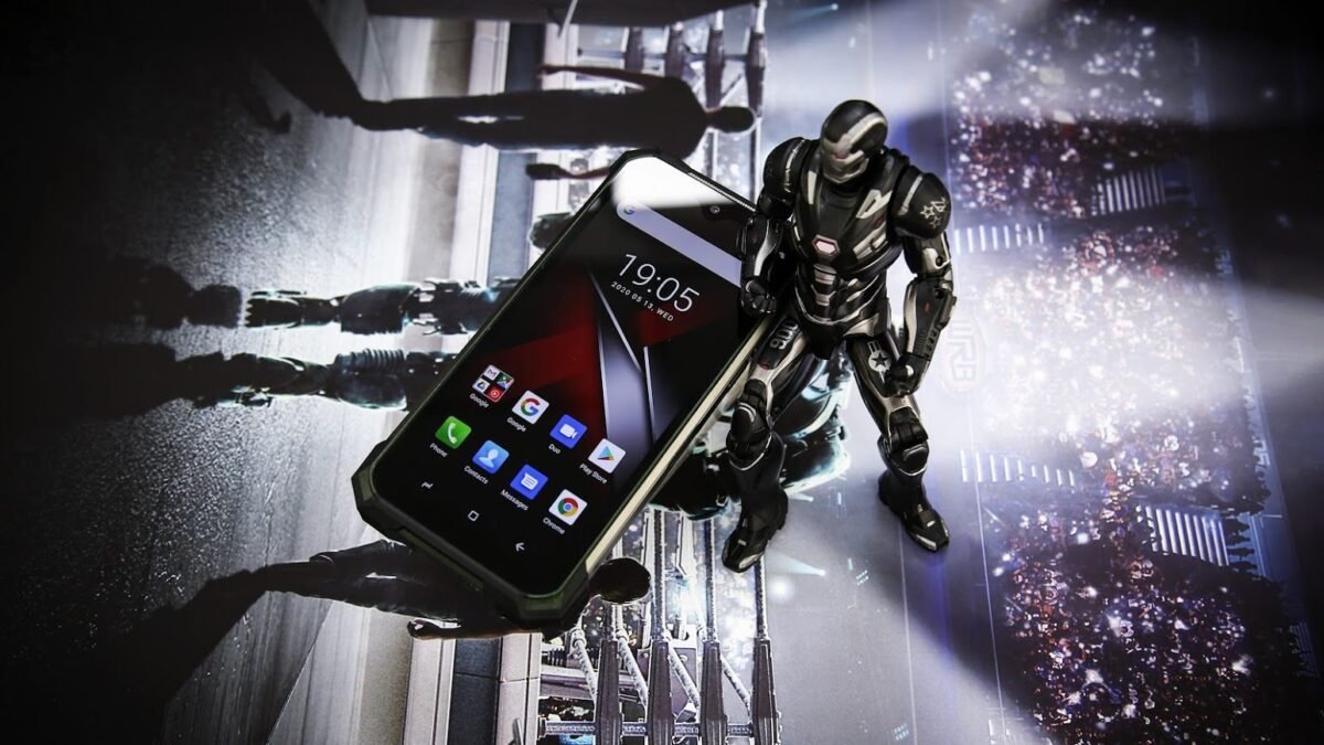 DOOGEE представляет защищенный смартфон S88 Pro: IP68, тройная камера, уникальная светодиодная подсветка и аккумулятор на 10 000 мА*ч